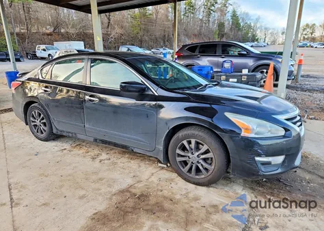 2015 Nissan Altima z USA, uszkodzony, nr VIN 1N4AL3AP3FN919713